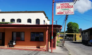 Hospedarse en El Motel Estancia Oeste